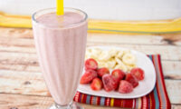 Strawberry Oatmeal Smoothie